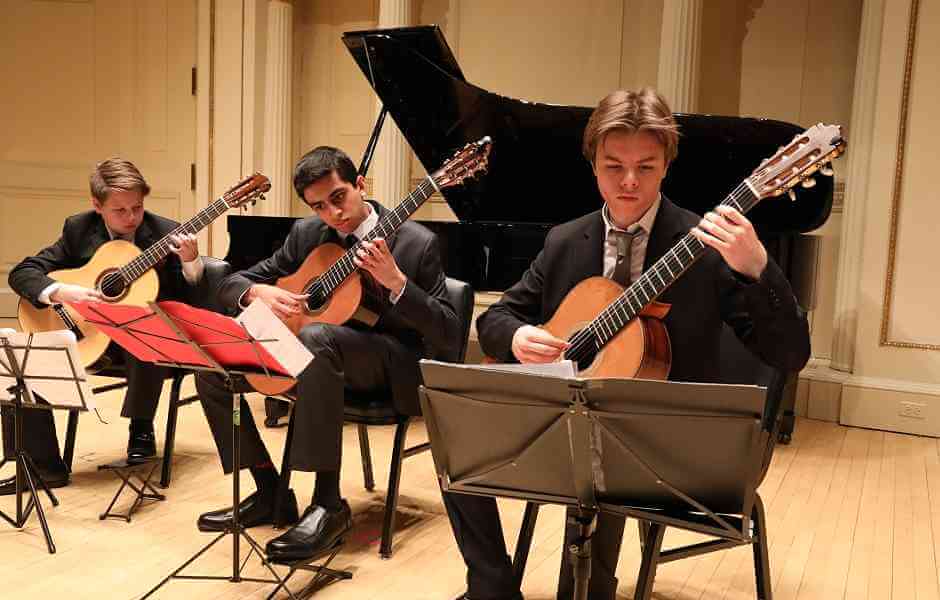 Washington DC and Rockville students receiving guitar instruction at International School of Music